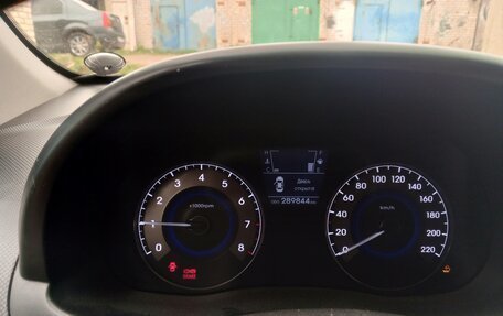 Hyundai Solaris II рестайлинг, 2011 год, 760 000 рублей, 3 фотография