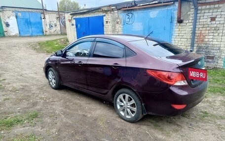 Hyundai Solaris II рестайлинг, 2011 год, 760 000 рублей, 11 фотография