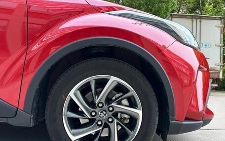 Toyota C-HR I рестайлинг, 2021 год, 1 630 000 рублей, 8 фотография