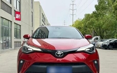 Toyota C-HR I рестайлинг, 2021 год, 1 630 000 рублей, 2 фотография