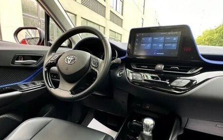 Toyota C-HR I рестайлинг, 2021 год, 1 630 000 рублей, 11 фотография