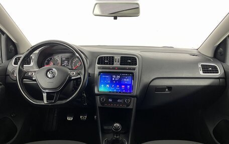 Volkswagen Polo VI (EU Market), 2017 год, 1 200 000 рублей, 16 фотография