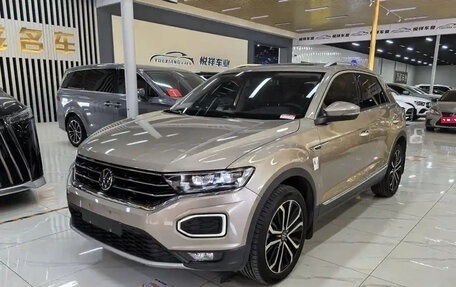 Volkswagen T-Roc I, 2022 год, 1 900 000 рублей, 1 фотография