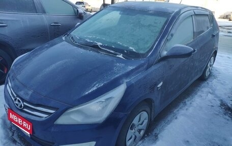 Hyundai Solaris II рестайлинг, 2015 год, 904 000 рублей, 3 фотография