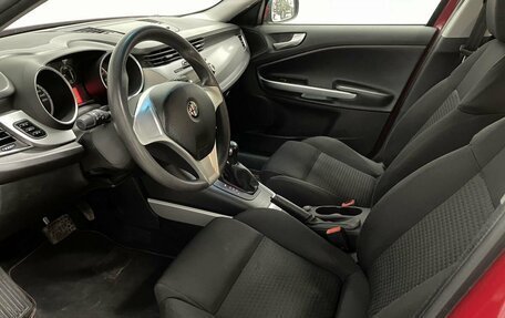 Alfa Romeo Giulietta, 2013 год, 1 160 000 рублей, 11 фотография