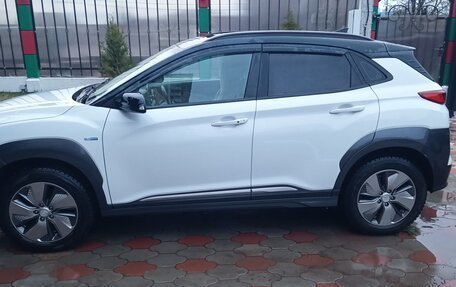 Hyundai Kona I, 2018 год, 2 500 000 рублей, 12 фотография