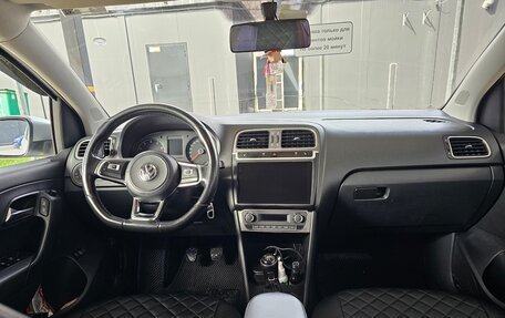 Volkswagen Polo VI (EU Market), 2015 год, 950 000 рублей, 18 фотография