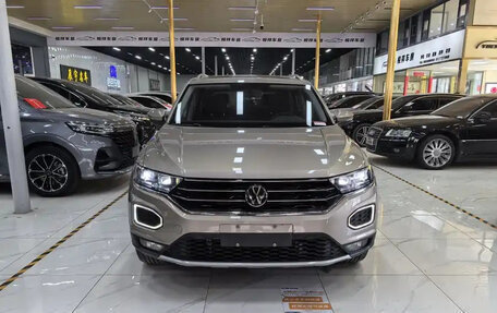 Volkswagen T-Roc I, 2022 год, 1 900 000 рублей, 2 фотография