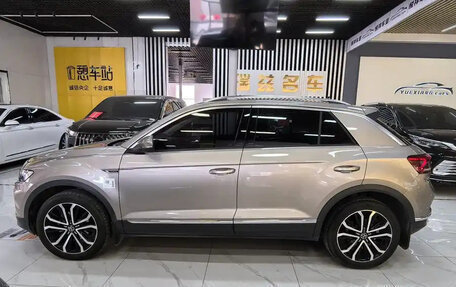 Volkswagen T-Roc I, 2022 год, 1 900 000 рублей, 6 фотография