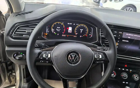 Volkswagen T-Roc I, 2022 год, 1 900 000 рублей, 7 фотография