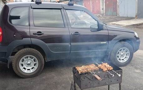 Chevrolet Niva I рестайлинг, 2012 год, 650 000 рублей, 1 фотография