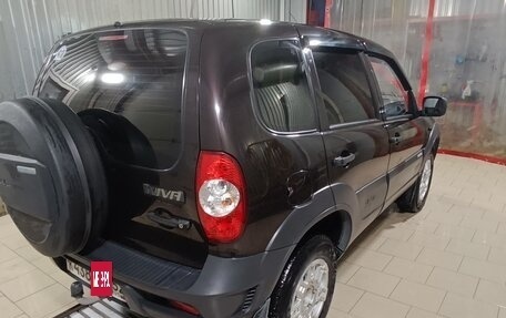 Chevrolet Niva I рестайлинг, 2012 год, 650 000 рублей, 31 фотография