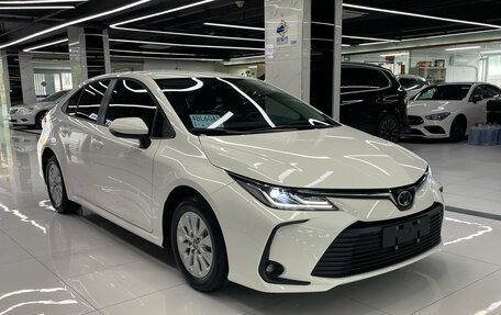Toyota Corolla, 2022 год, 2 100 000 рублей, 2 фотография