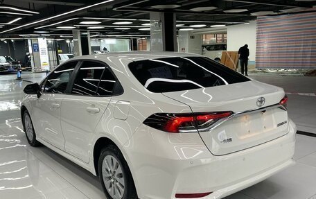 Toyota Corolla, 2022 год, 2 100 000 рублей, 4 фотография