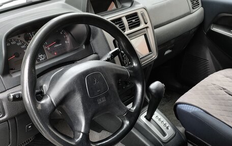 Mitsubishi Pajero iO, 2000 год, 700 000 рублей, 3 фотография