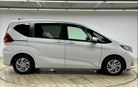 Honda Freed II, 2022 год, 1 370 000 рублей, 7 фотография