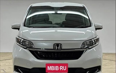 Honda Freed II, 2022 год, 1 370 000 рублей, 2 фотография