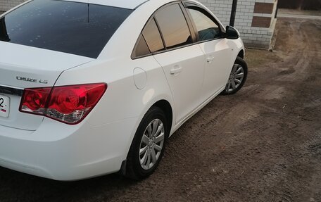 Chevrolet Cruze II, 2011 год, 715 000 рублей, 5 фотография