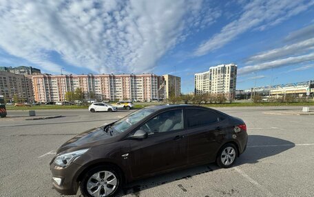 Hyundai Solaris II рестайлинг, 2015 год, 990 000 рублей, 2 фотография