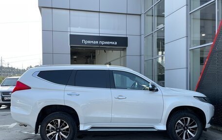 Mitsubishi Pajero Sport III рестайлинг, 2018 год, 2 750 000 рублей, 2 фотография