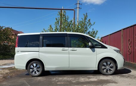 Honda Stepwgn IV, 2015 год, 1 760 000 рублей, 1 фотография