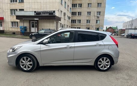Hyundai Solaris II рестайлинг, 2012 год, 900 000 рублей, 5 фотография