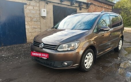 Volkswagen Touran III, 2011 год, 970 000 рублей, 4 фотография