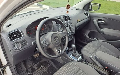 Volkswagen Polo VI (EU Market), 2011 год, 845 000 рублей, 2 фотография