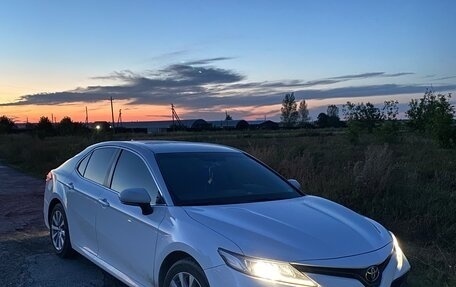 Toyota Camry, 2019 год, 2 900 000 рублей, 5 фотография