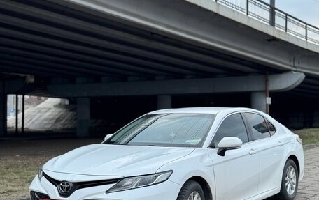 Toyota Camry, 2019 год, 2 900 000 рублей, 18 фотография