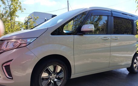 Honda Stepwgn IV, 2015 год, 1 760 000 рублей, 5 фотография