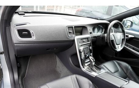 Volvo V60 I, 2018 год, 1 500 000 рублей, 5 фотография