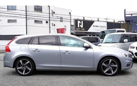Volvo V60 I, 2018 год, 1 500 000 рублей, 2 фотография