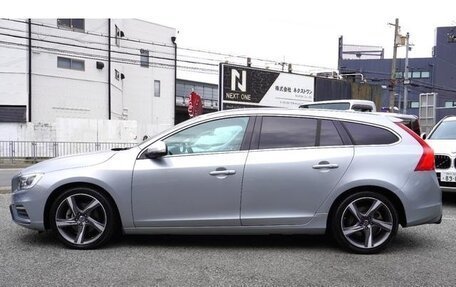 Volvo V60 I, 2018 год, 1 500 000 рублей, 3 фотография
