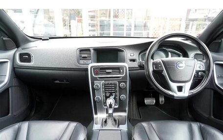 Volvo V60 I, 2018 год, 1 500 000 рублей, 7 фотография