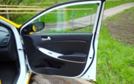Hyundai Solaris II рестайлинг, 2013 год, 485 000 рублей, 10 фотография