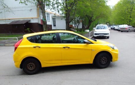 Hyundai Solaris II рестайлинг, 2013 год, 485 000 рублей, 2 фотография