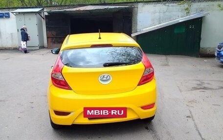Hyundai Solaris II рестайлинг, 2013 год, 485 000 рублей, 3 фотография