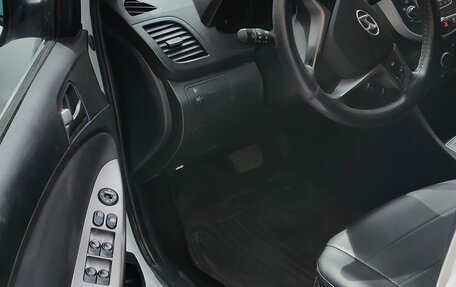 Hyundai Solaris II рестайлинг, 2016 год, 1 200 000 рублей, 1 фотография