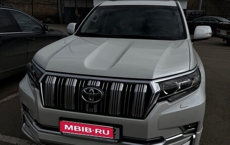 Toyota Land Cruiser Prado 150 рестайлинг 2, 2023 год, 9 500 000 рублей, 1 фотография
