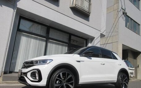 Volkswagen T-Roc I, 2022 год, 1 850 000 рублей, 3 фотография