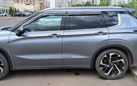 Mitsubishi Outlander, 2023 год, 4 500 000 рублей, 2 фотография