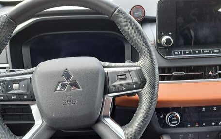 Mitsubishi Outlander, 2023 год, 4 500 000 рублей, 14 фотография