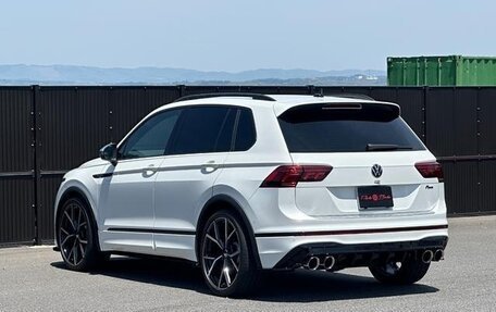 Volkswagen Tiguan II, 2020 год, 2 200 000 рублей, 4 фотография