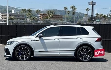 Volkswagen Tiguan II, 2020 год, 2 200 000 рублей, 2 фотография