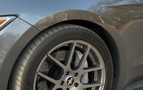 Ford Mustang VI рестайлинг, 2017 год, 2 130 000 рублей, 9 фотография