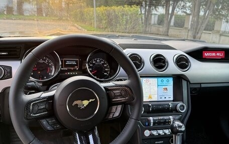Ford Mustang VI рестайлинг, 2017 год, 2 130 000 рублей, 16 фотография