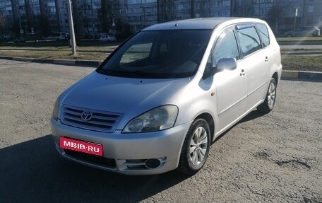 Toyota Avensis Verso I рестайлинг, 2003 год, 570 000 рублей, 1 фотография