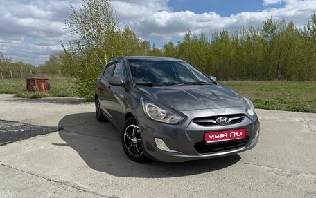 Hyundai Solaris II рестайлинг, 2012 год, 850 000 рублей, 1 фотография