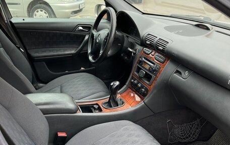 Mercedes-Benz C-Класс, 2003 год, 680 000 рублей, 6 фотография